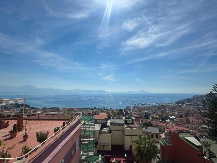 Appartamento quadrilocale in vendita in Via Torquato Tasso, Piazza Amedeo Parco Margherita, Napoli