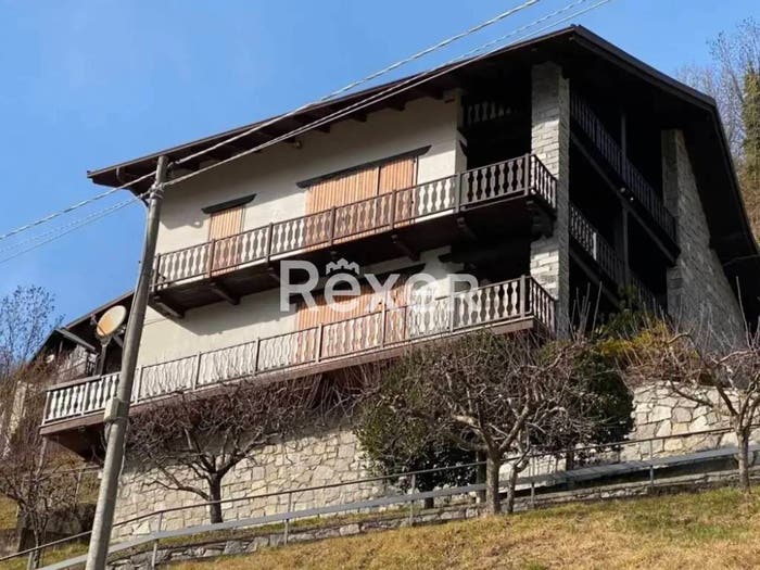Casa con 6 locali in vendita in Via per Rossa, Rossa