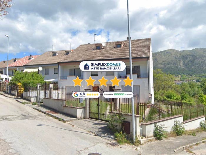 Appartamento con 6 locali in vendita in Via Civitatomassa, Coppito Preturo, L'Aquila