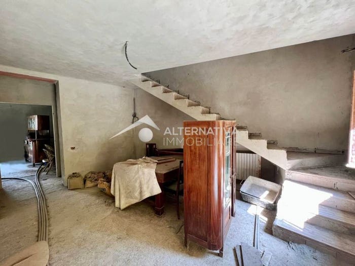 Casa con 5 locali in vendita in Via della Chiesa, Pieve di Compito Sant'Andrea di Compito, Capannori