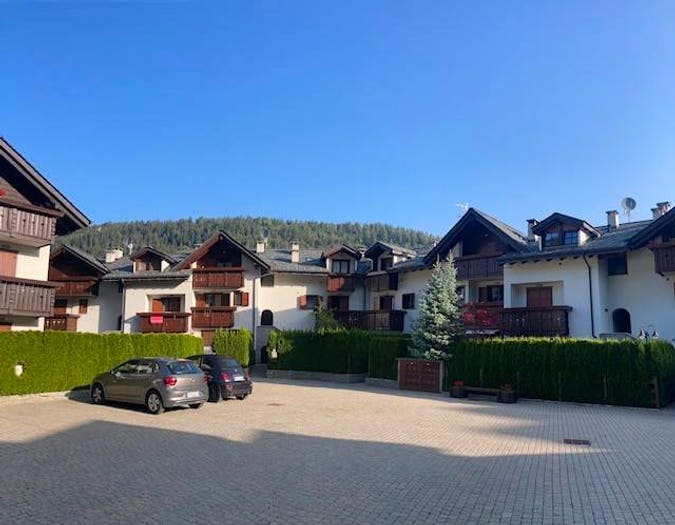 Appartamento trilocale in vendita in Via Valeriana, Corteno Golgi
