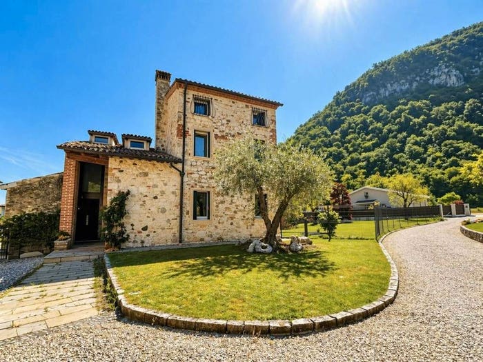 Casa con 6 locali in vendita in Via Borgo, Lumignano, Longare