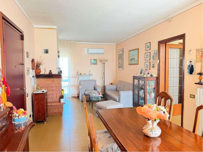 Appartamento con 6 locali in vendita in via Lorenzo Betti, Via Marconi San Nicolò, Spoleto