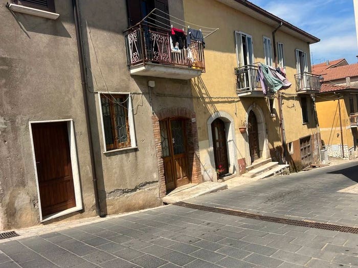 Appartamento con 5 locali in vendita in Candida Via Roma, Candida