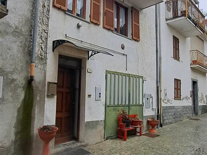Casa con 6 locali in vendita in Bistagno