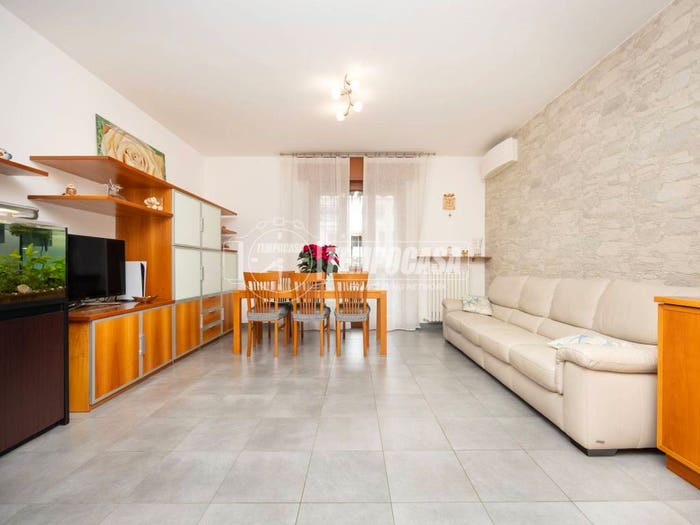 Appartamento quadrilocale in vendita in Via Pasubio, Centro, Cernusco sul Naviglio