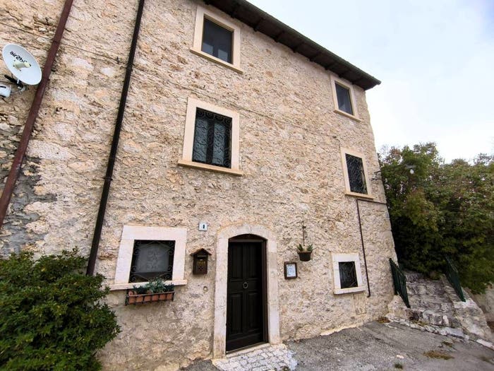 Casa con 6 locali in vendita in Via Roma, Santo Stefano di Sessanio