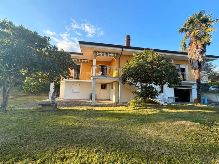 Casa con 6 locali in vendita in Via Giambattista Tiepolo, Aviano Castello, Aviano
