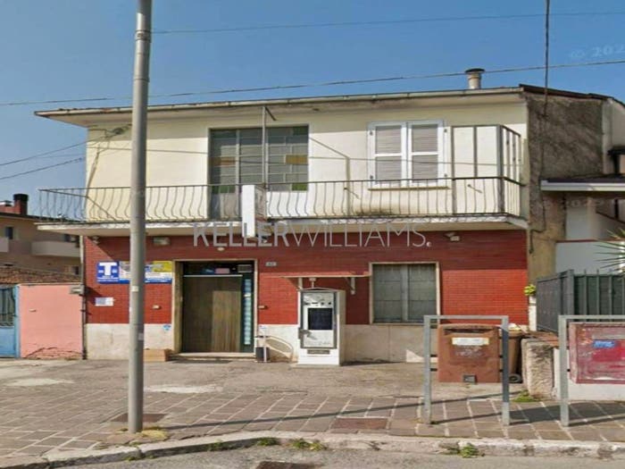Casa trilocale in vendita in Piazza Camillo Benso di Cavour, Centro, Avezzano