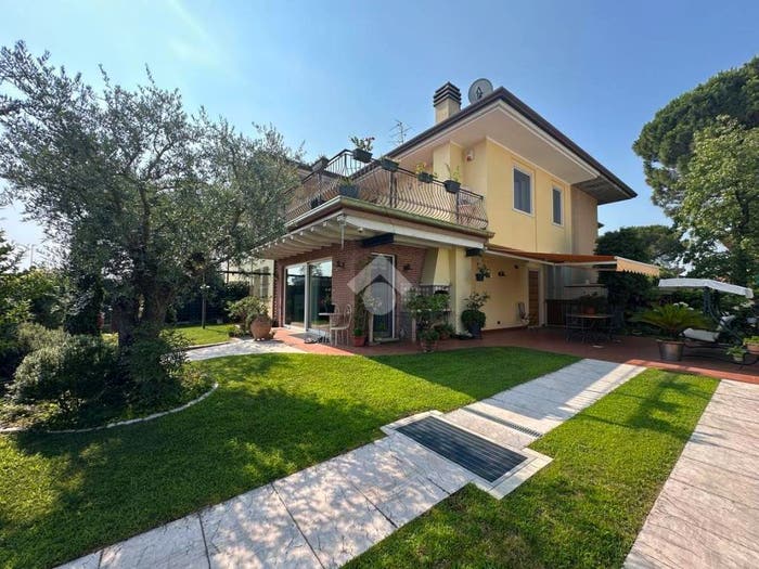Casa con 5 locali in vendita in Via Veneto, Bussolengo