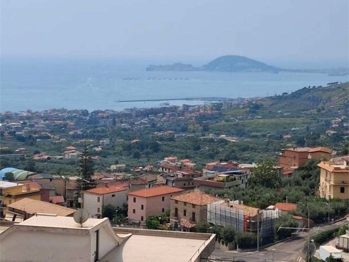 Casa con 6 locali in vendita in Maranola Trivio, Formia
