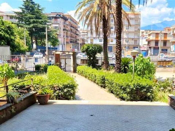 Appartamento con 5 locali in vendita in Via Alessandro Manzoni, Centro, Giarre