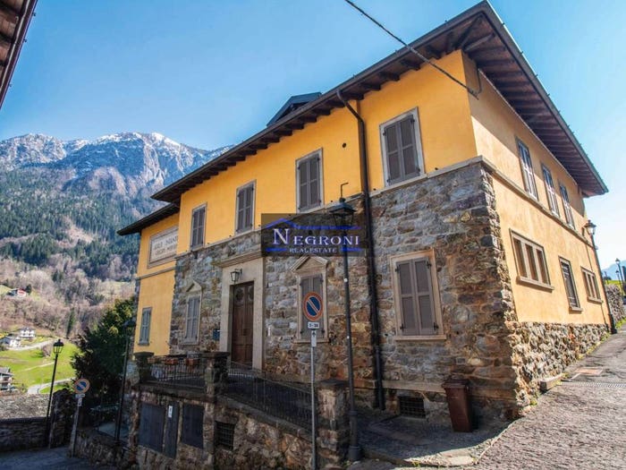 Appartamento trilocale in vendita in Via Attilio De Marchi, Centro, Gromo