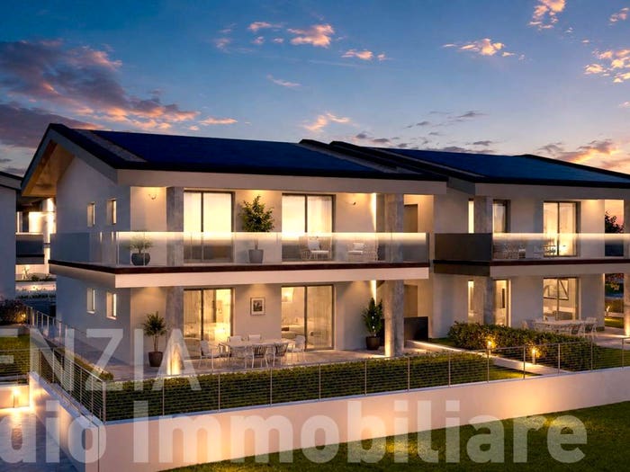 Appartamento trilocale in vendita in Via Cristoforo Colombo, Centro, Padenghe sul Garda