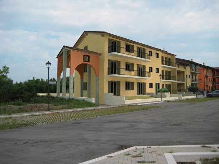 Appartamento trilocale in vendita in Via Marconi A, Beccacivetta Azzano, Castel d'Azzano