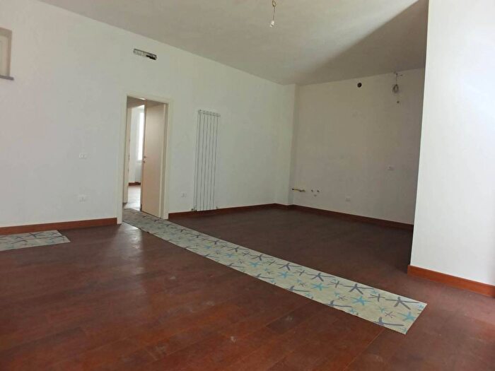 Appartamento trilocale in vendita in Via Abbati, Centro Storico, Pesaro