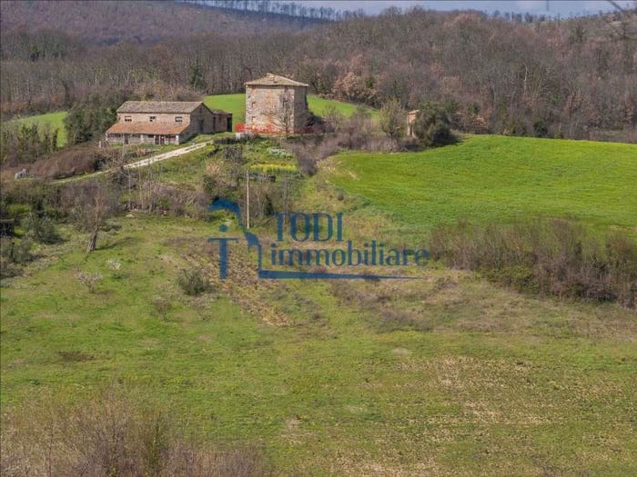 Casa con 6 locali in vendita in Strada Statle Amelia, Centro, Amelia