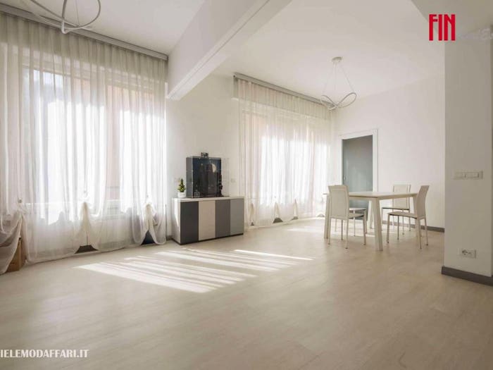 Appartamento con 5 locali in vendita in Via Carrara, Quarto, Genova