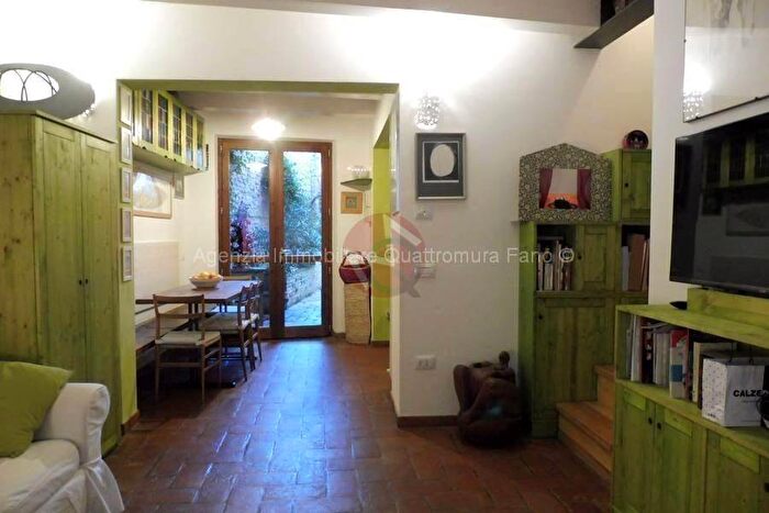 Casa con 6 locali in vendita in VIA APOLLONI, Centro Storico, Fano