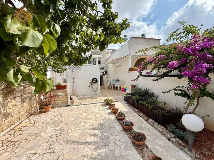 Appartamento con 6 locali in vendita in V Giosuè Carducci, Barbarano Del Capo, Morciano di Leuca
