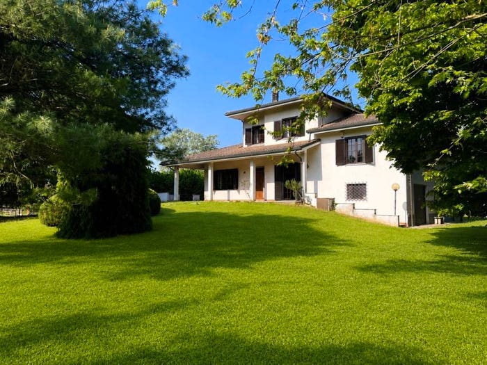 Casa con 6 locali in vendita in Via Borgo Giardino, Castelnuovo Belbo