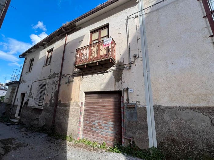 Casa quadrilocale in vendita in Via Francesco Tedesco, A Annarumma A Gasperi F Tedesco, Avellino