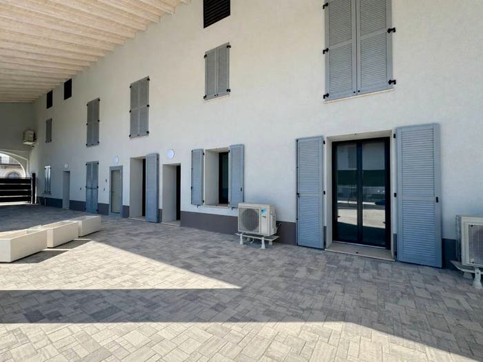 Appartamento trilocale in vendita in Via Maggio, Centro, Castrezzato