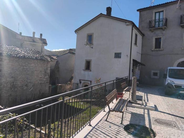 Casa trilocale in vendita in Corso Vittorio Emanuele, Montenero Val Cocchiara