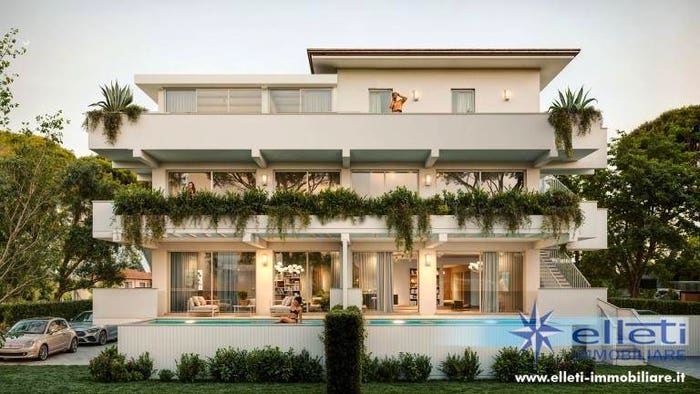 Appartamento quadrilocale in vendita in Marina di Massa Centro, Massa