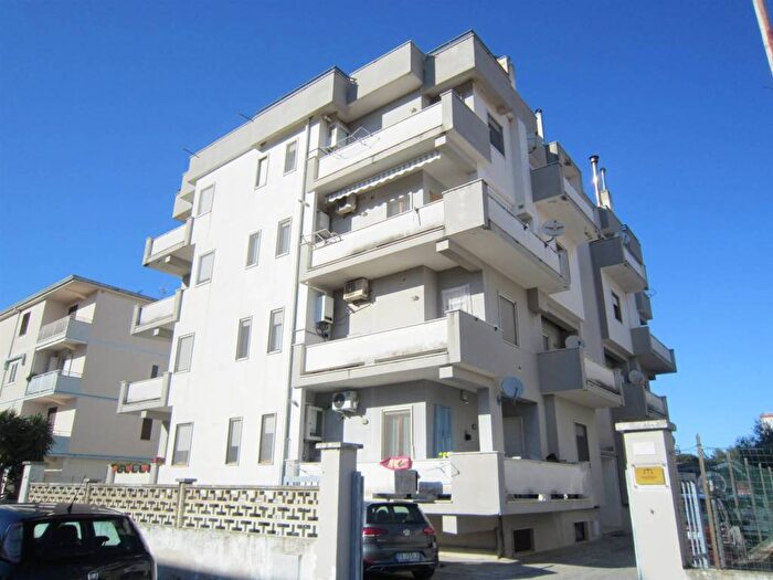 Appartamento con 6 locali in vendita in VIA AMALFI, Camigliano, Pietrapaola