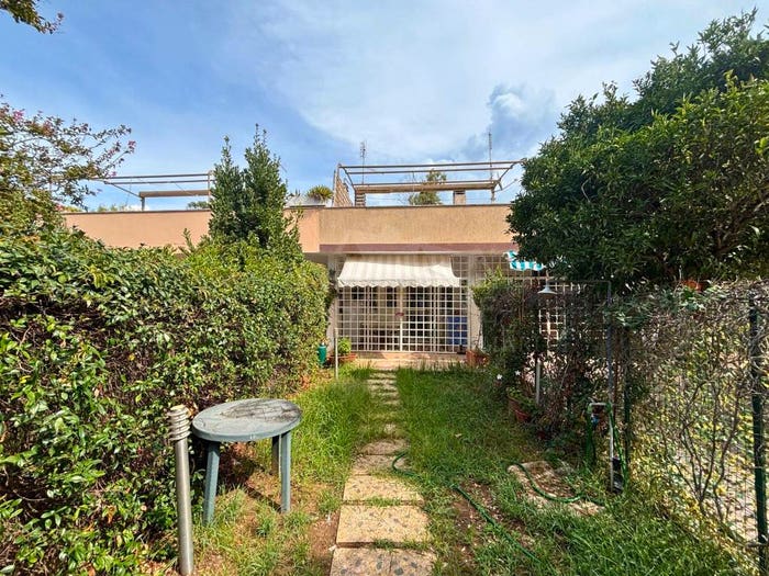 Casa trilocale in vendita in Lungomare Tor San Lorenzo, Torre Marina Lido di Tirrenella, Ardea