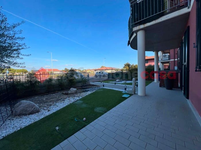 Appartamento con 5 locali in vendita in VIA UMBERTO I, Centro, Bovolone