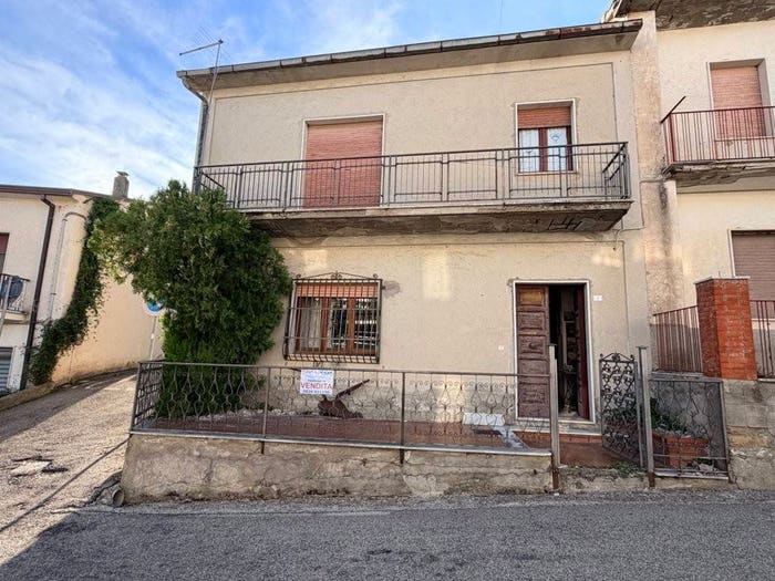 Casa trilocale in vendita in Viale delle Vittorie, Sant'Arcangelo Trimonte