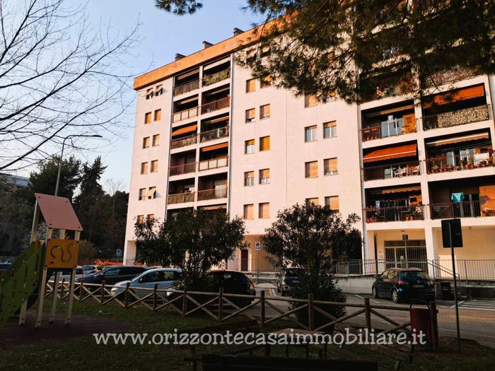 Appartamento con 6 locali in vendita in Ascoli Piceno