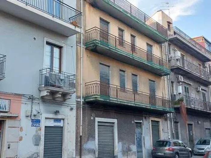 Casa con 6 locali in vendita in Via Gian Battista Nicolosi, Paternò