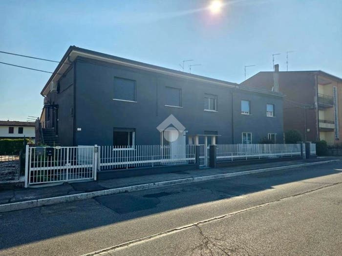 Appartamento trilocale in vendita in Via Monte Ortigara, Centro, San Giovanni Lupatoto
