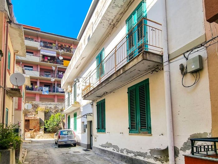 Appartamento con 6 locali in vendita in Piazza Francesco Fazio, Camaro Superiore, Messina