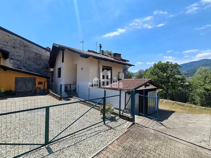 Casa trilocale in vendita in Località Turina, Cuorgnè