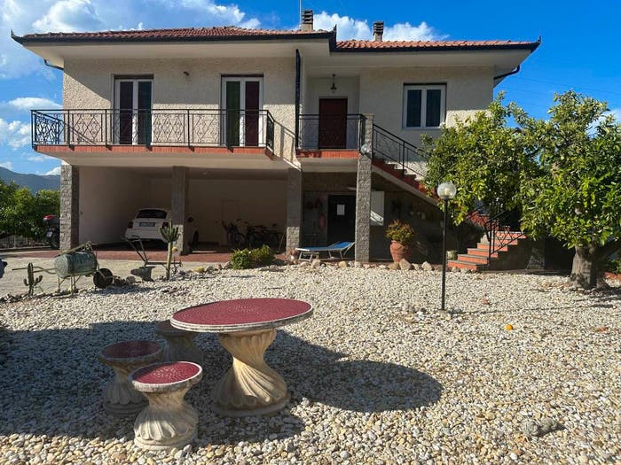 Casa quadrilocale in vendita in Regione Miranda, Albenga