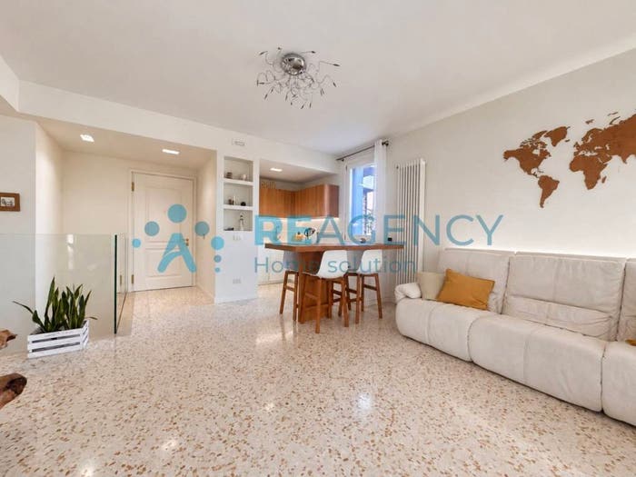 Appartamento trilocale in vendita in Via Luigi Cadorna, Centro, Creazzo