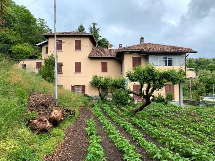 Casa con 6 locali in vendita in Via Vincenzo Bellini, Centro, Erba