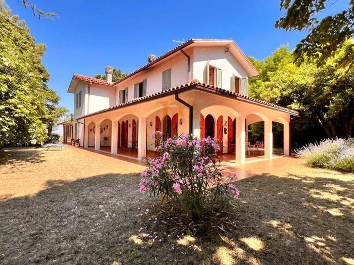 Casa con 6 locali in vendita in Gradara