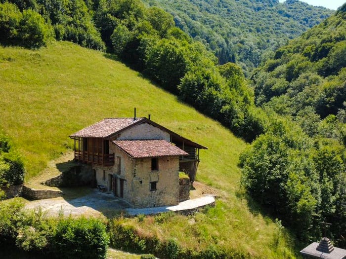 Casa quadrilocale in vendita in Località Rocliscione, Gazzaniga