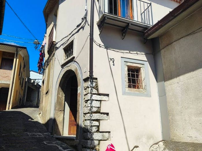 Casa quadrilocale in vendita in Via Carlo Ragone, Montella
