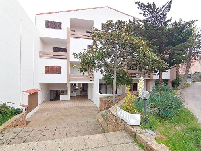 Appartamento trilocale in vendita in Via Lu Cialdinu, Centro, Santa Teresa Gallura