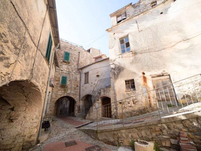 Casa quadrilocale in vendita in Centro, Cipressa