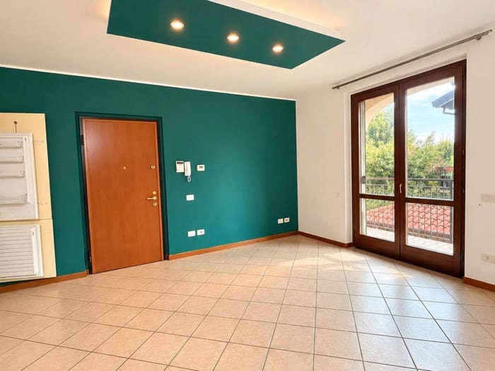 Appartamento trilocale in vendita in Via Filippo Turati, Villa Guardia