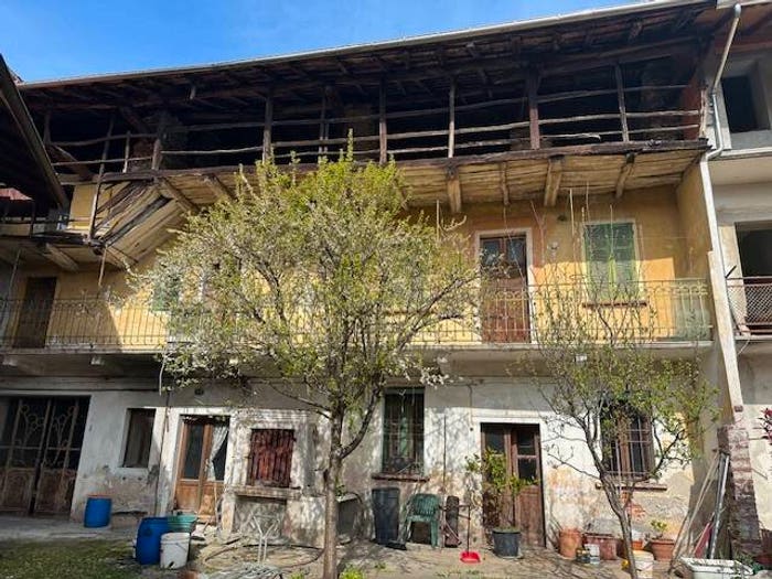 Casa con 6 locali in vendita in Via Giuseppe Mazzini, Auzate, Gozzano
