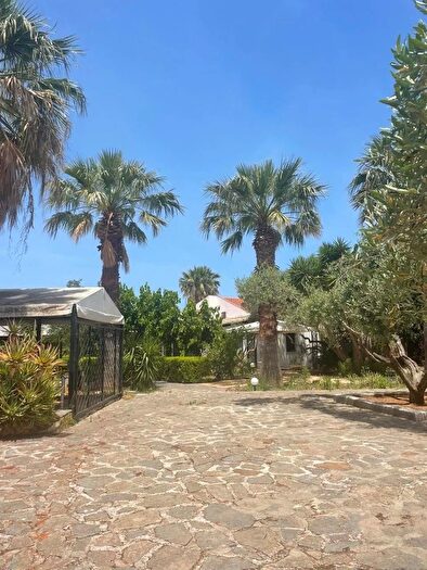 Casa con 18 locali in vendita in Contrada Fraginesi, Castellammare Del Golfo