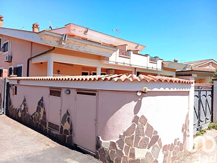 Casa con 6 locali in vendita in Via Mar ligure, Torvaianica Alta, Pomezia